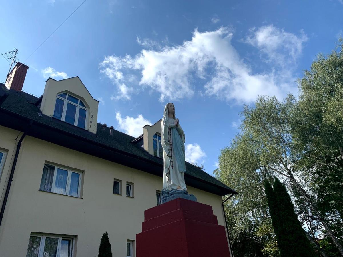 Dom Pielgrzyma Schr Hotel Grabowka Eksteriør billede